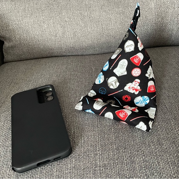 Phone Pillow Stand Star Wars design fabric - Picture 1 of 4